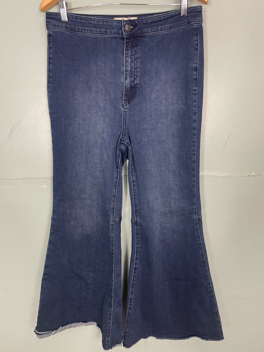 We The Free FP Free People Bell Bottom Flare Jeans Pull On Women Szβ 32 Wide Leg